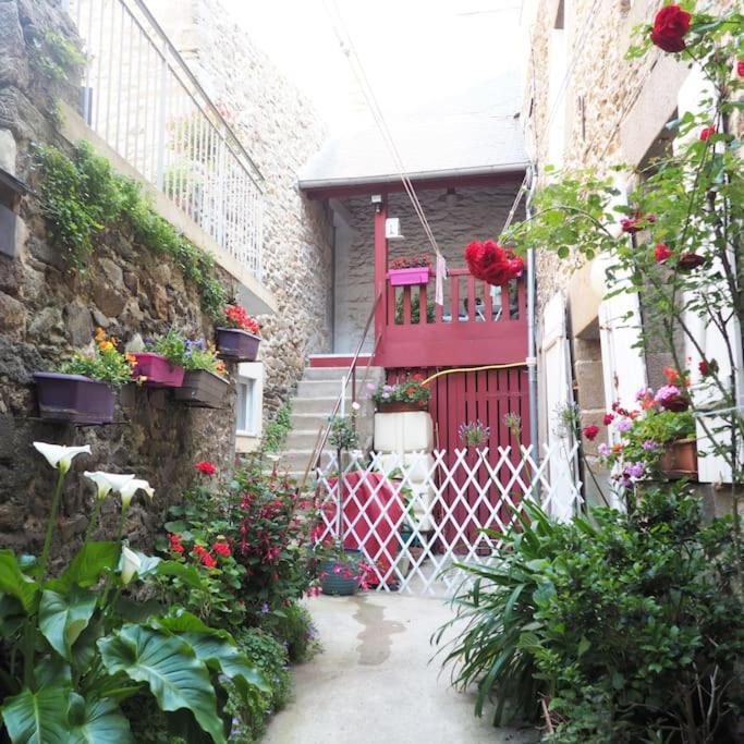 Appartement Duplex Et Terrasse A St Servan-St Malo Saint-Malo Exteriör bild